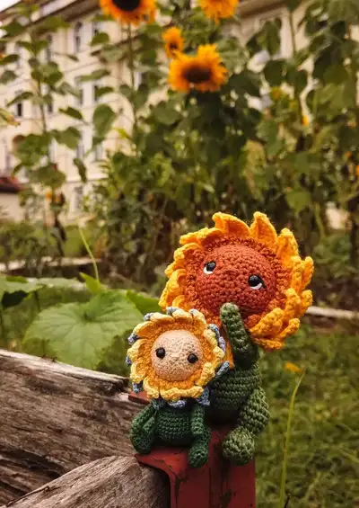 Baby Sunflower Amigurumi Pattern step 1 - construction progress