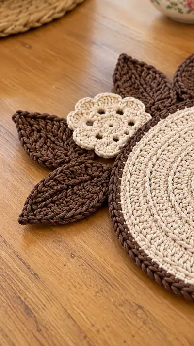 Woodland Round Coaster Table Runner Pattern step 2 - assembly progress