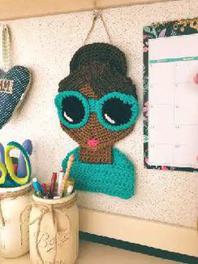 Crochet Girl Portrait Pattern step 4 - final assembly and finishing