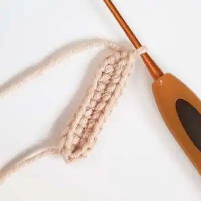 Grandma Amigurumi Pattern step 3 - details and accessories