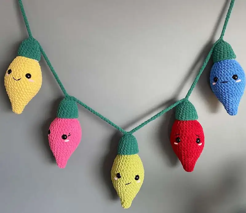 Free Beginner Friendly crochet pattern: The Festive Lights Amigurumi Pattern - Easy to follow tutorial