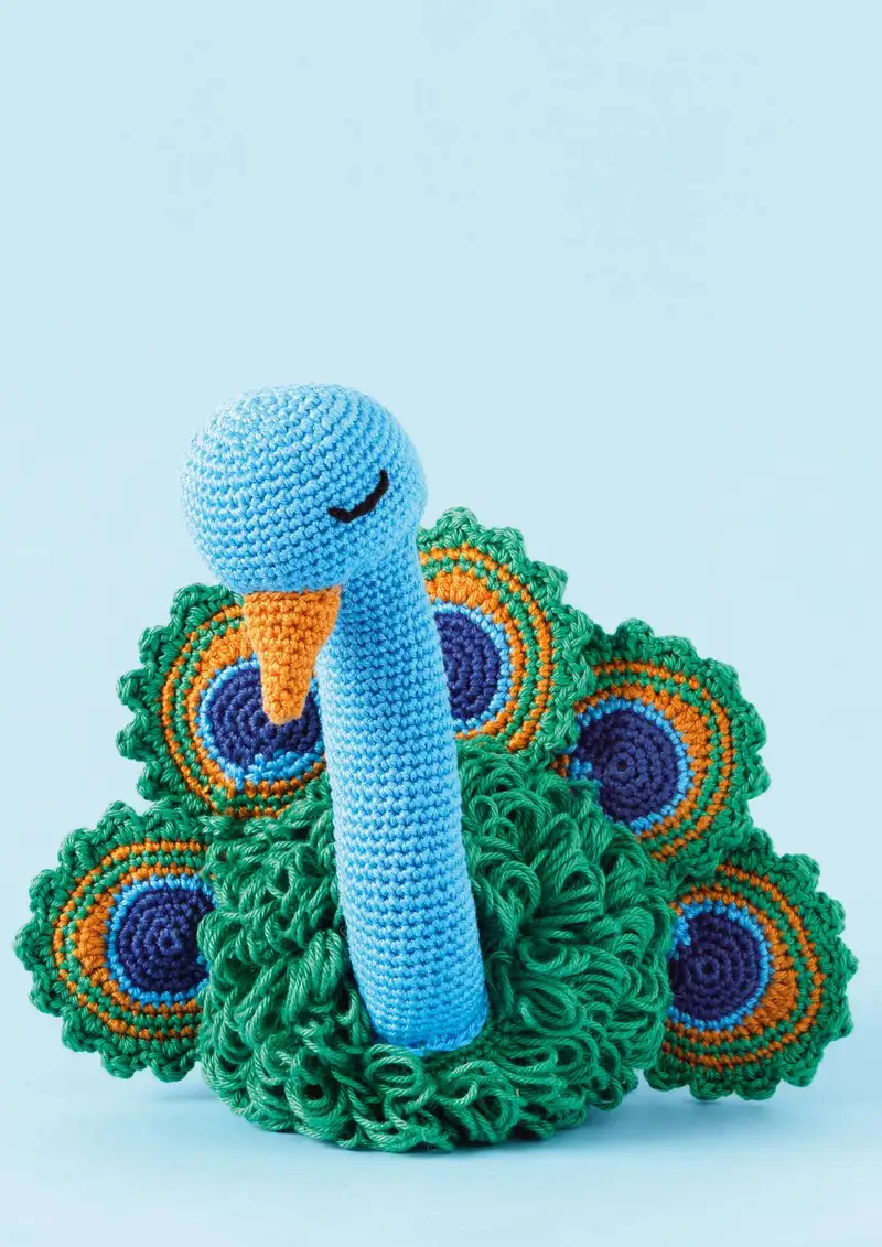 Free Intermediate crochet pattern: Proud Peacock Amigurumi Pattern - Easy to follow tutorial