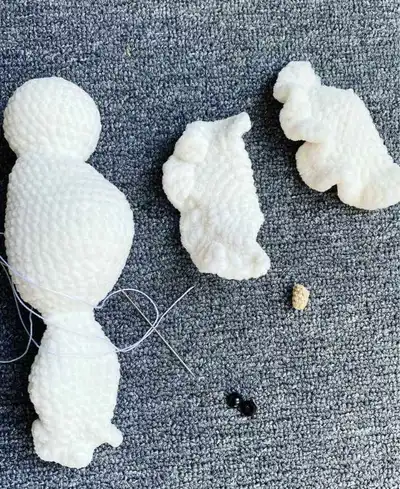 Dove Amigurumi Pattern step 4 - final assembly and finishing