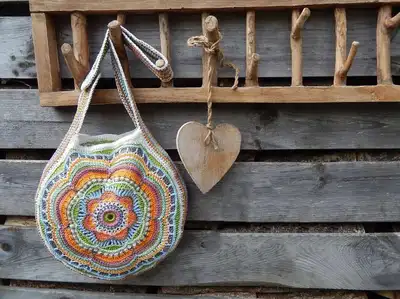 Boho Flower Slouch Bag Pattern step 1 - construction progress