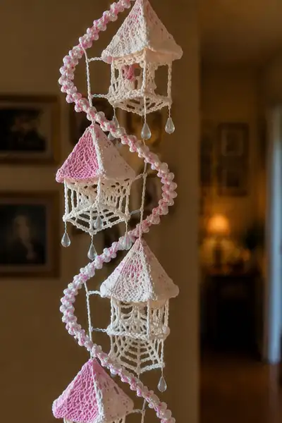 Blush Roof Spiral Garland Pattern step 2 - assembly progress