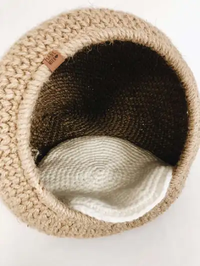 The Cat House Pattern step 3 - details and accessories
