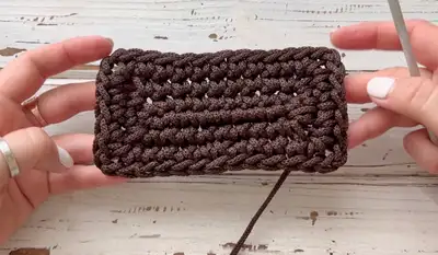 Christmas Basket Car Amigurumi Pattern step 4 - final assembly and finishing