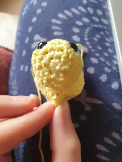 Daisy The Duck Amigurumi Pattern step 4 - final assembly and finishing