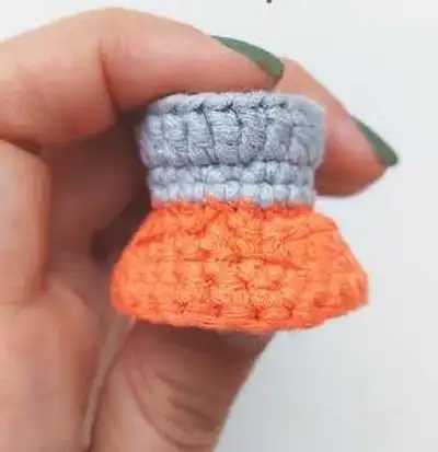ELENDAN mushroom with mouse Amigurumi Pattern step 2 - assembly progress