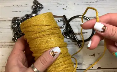 Crossbody with ruffles Pattern step 2 - assembly progress