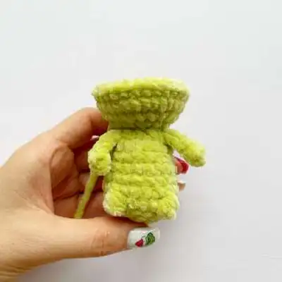 Grinch and his friends Amigurumi Pattern step 4 - final assembly and finishing