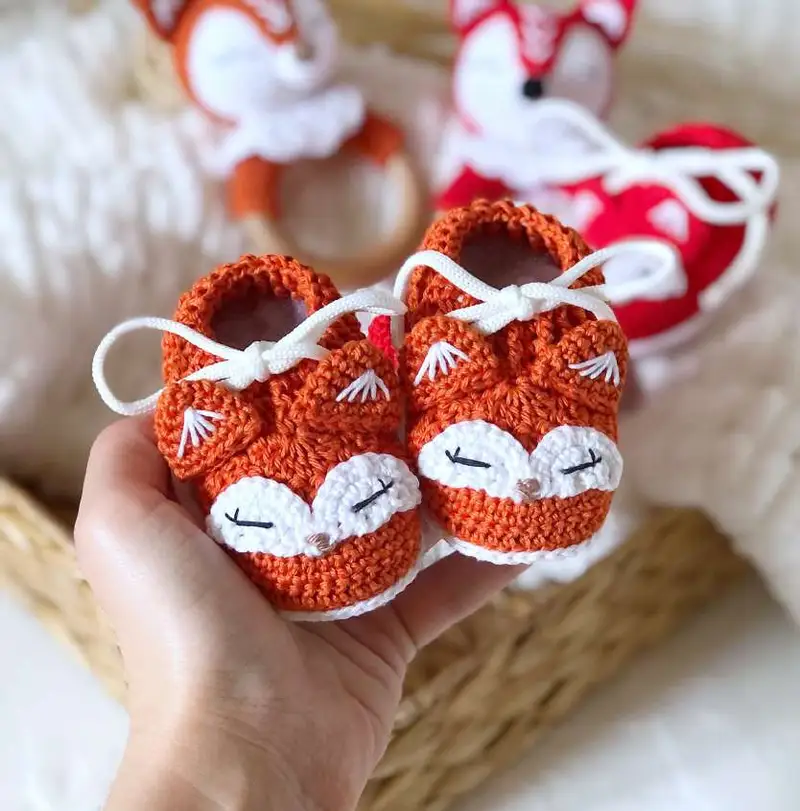 Free crochet pattern: Fox Booties Pattern - Intermediate level tutorial