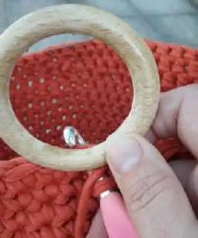 Crochet Caddy Pattern step 3 - details and accessories