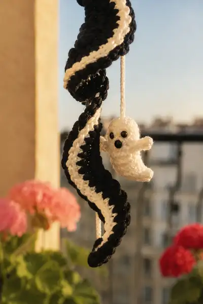 Spooky Spiral Garland with Tiny Ghosts Pattern step 2 - assembly progress