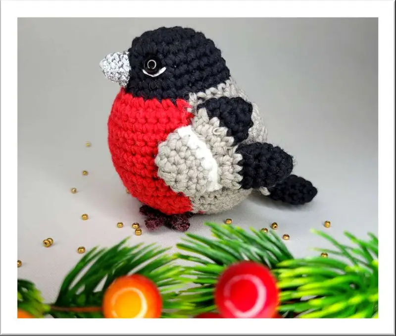 Free Intermediate crochet pattern: Bullfinch Amigurumi Pattern - Easy to follow tutorial