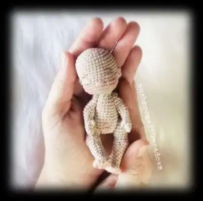 Mini Baby Doll Amigurumi Pattern step 2 - assembly progress