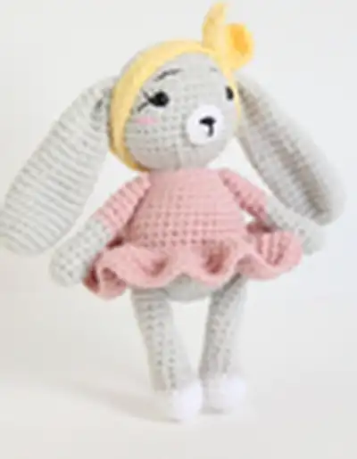 Sophie the Bunny Amigurumi Pattern step 4 - final assembly and finishing
