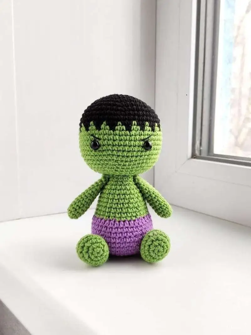 Free Beginner Friendly crochet pattern: Mini Hulk Amigurumi Pattern - Easy to follow tutorial