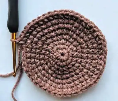 Tree Gnome Amigurumi Pattern step 2 - assembly progress