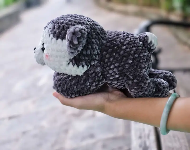 Free Intermediate crochet pattern: My little Husky dog Amigurumi Pattern - Easy to follow tutorial