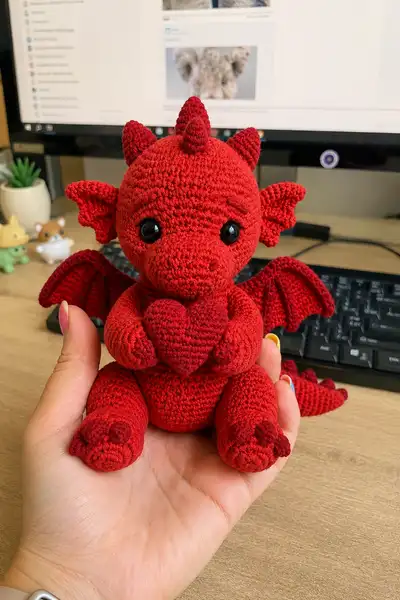 Big Red Heart Dragon Holding a Little Heart Amigurumi Pattern step 1 - construction progress