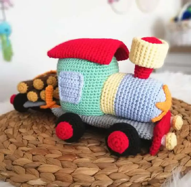 Free Intermediate crochet pattern: Train Loris Amigurumi Pattern - Easy to follow tutorial