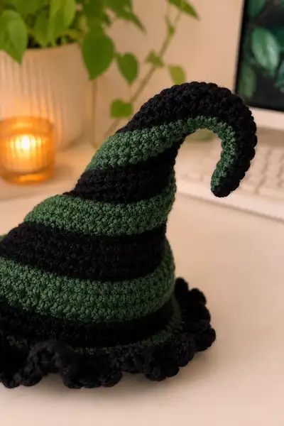 Witch's Brew Spiral Witch Hat Pattern step 2 - assembly progress