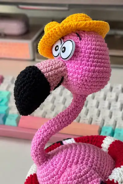 Charming Flamingo in Lifebuoy Amigurumi Pattern step 2 - assembly progress