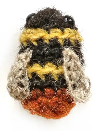 Crochet Bumblebees Amigurumi Pattern step 3 - details and accessories
