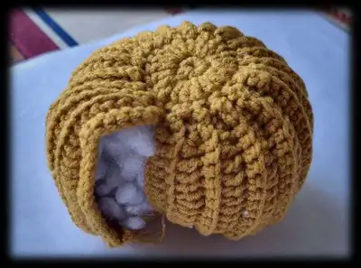 Snail Amigurumi Pattern step 4 - final assembly and finishing
