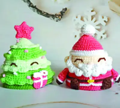 Reversible Christmas Amigurumi Pattern step 1 - construction progress
