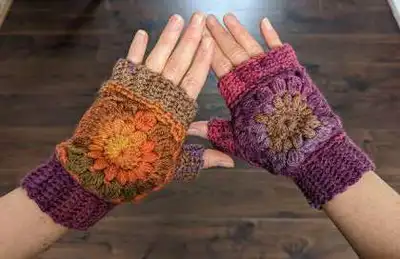 Feather Moss Gloves Pattern step 1 - construction progress