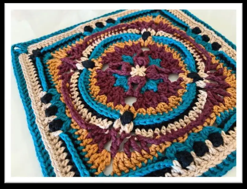 Free Intermediate crochet pattern: Head Over Heels Square Pattern - Easy to follow tutorial