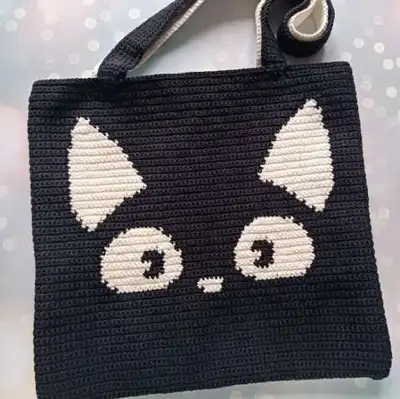 Black Cat Bag Crochet Pattern step 2 - assembly progress