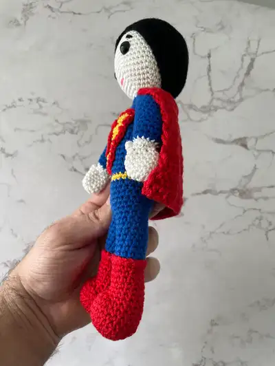 Superman Amigurumi Pattern step 3 - details and accessories