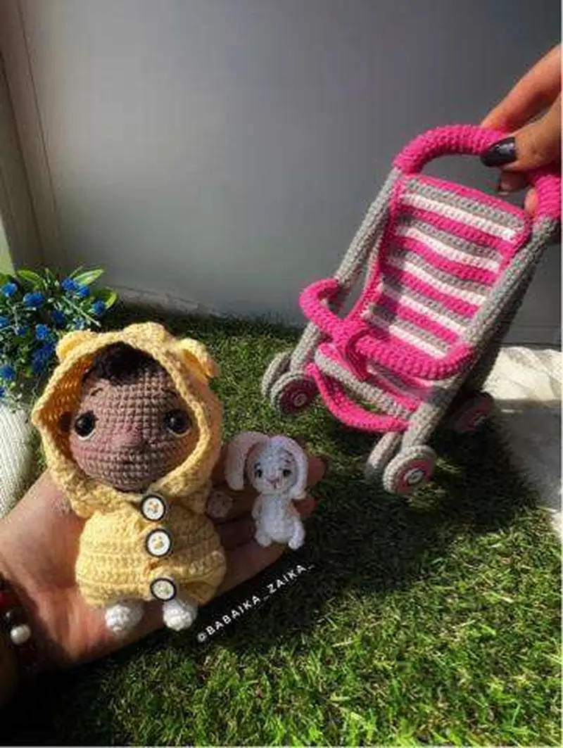 Free Intermediate crochet pattern: Baby On A Walk Amigurumi Pattern - Easy to follow tutorial