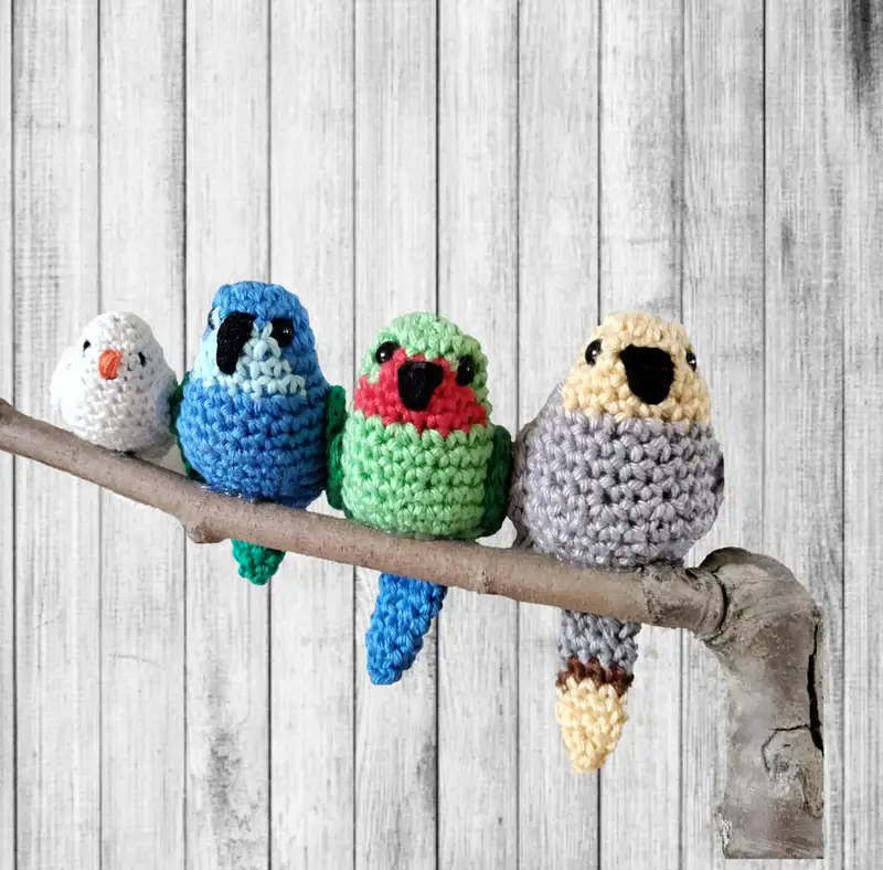 Free Beginner Friendly crochet pattern: Mini Parrot Amigurumi Pattern - Easy to follow tutorial