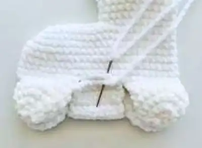 Layla the Llama Amigurumi Pattern step 4 - final assembly and finishing
