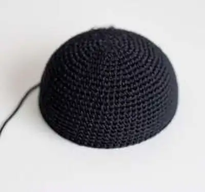 Penguin Amigurumi Pattern step 2 - assembly progress
