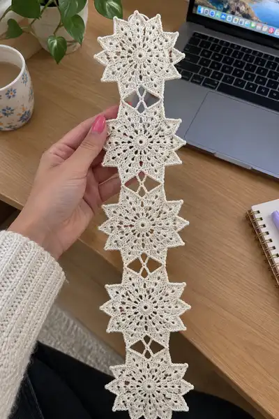 Ivory Snowflake Star Runner Pattern step 2 - assembly progress