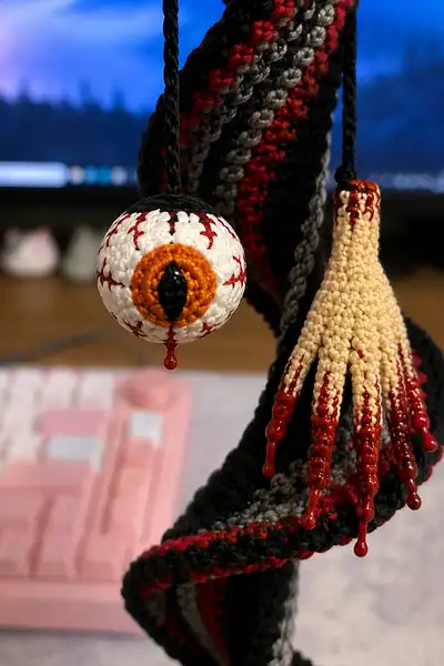 Spooky Eyeballs and Bloody Hands Spiral Garland Pattern step 2 - assembly progress