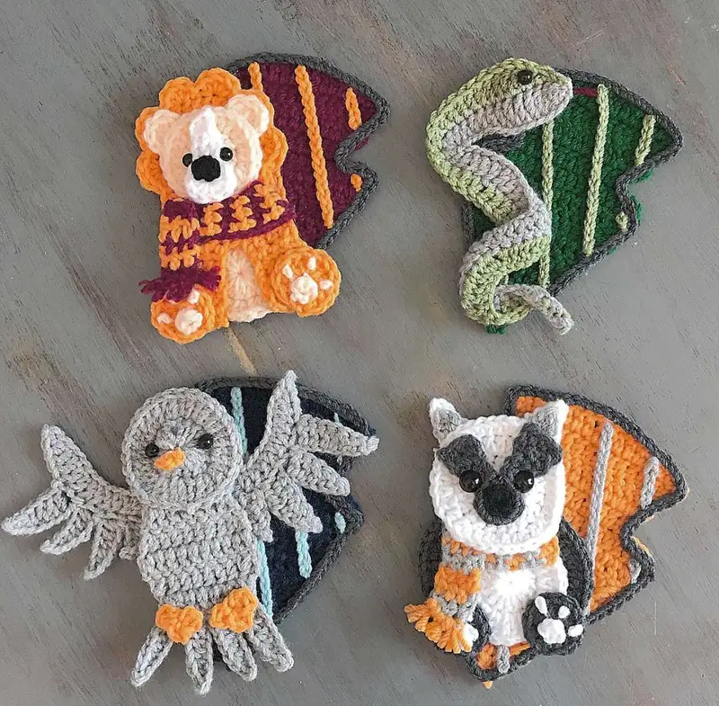 Free Intermediate crochet pattern: Houses of Wizardry Crochet Patterns - Easy to follow tutorial