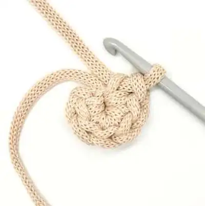Round Bag Pattern step 3 - details and accessories