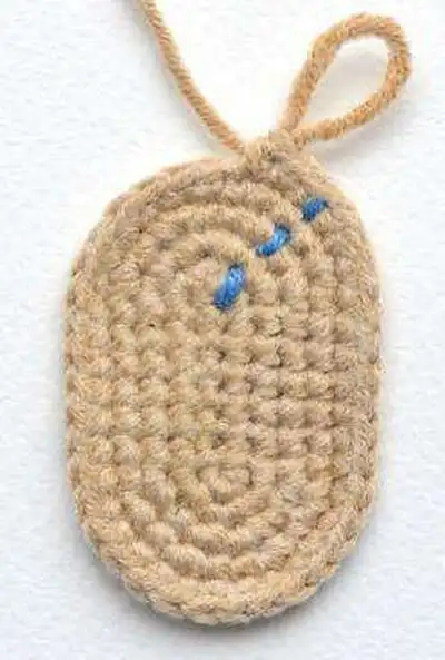 DOLL ELIZA Amigurumi Pattern step 3 - details and accessories