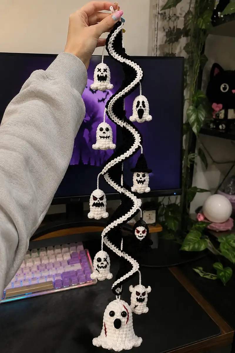 Halloween Phantoms Spiral Amigurumi Pattern crochet pattern - detailed view of completed project
