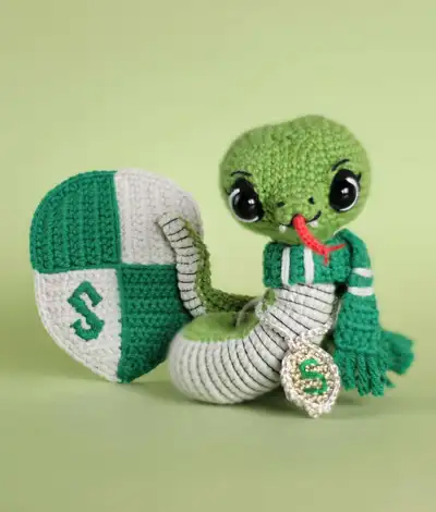 Snake Slythie Amigurumi Pattern step 1 - construction progress