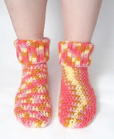 Super Simple Socks Pattern step 4 - final assembly and finishing