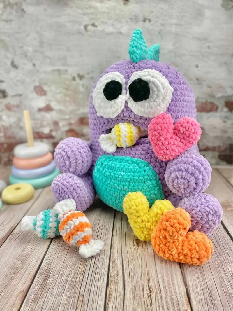 Free Intermediate crochet pattern: Monster Surprise (Mr. Love) Amigurumi Pattern - Easy to follow tutorial