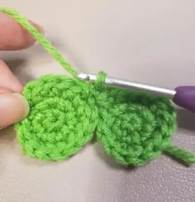 Yoshi Amigurumi Pattern step 2 - assembly progress