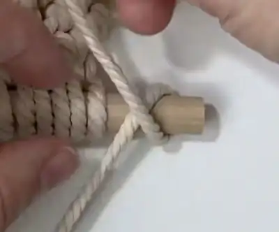 60 Macrame Knots & Knot Patterns Pattern step 2 - assembly progress